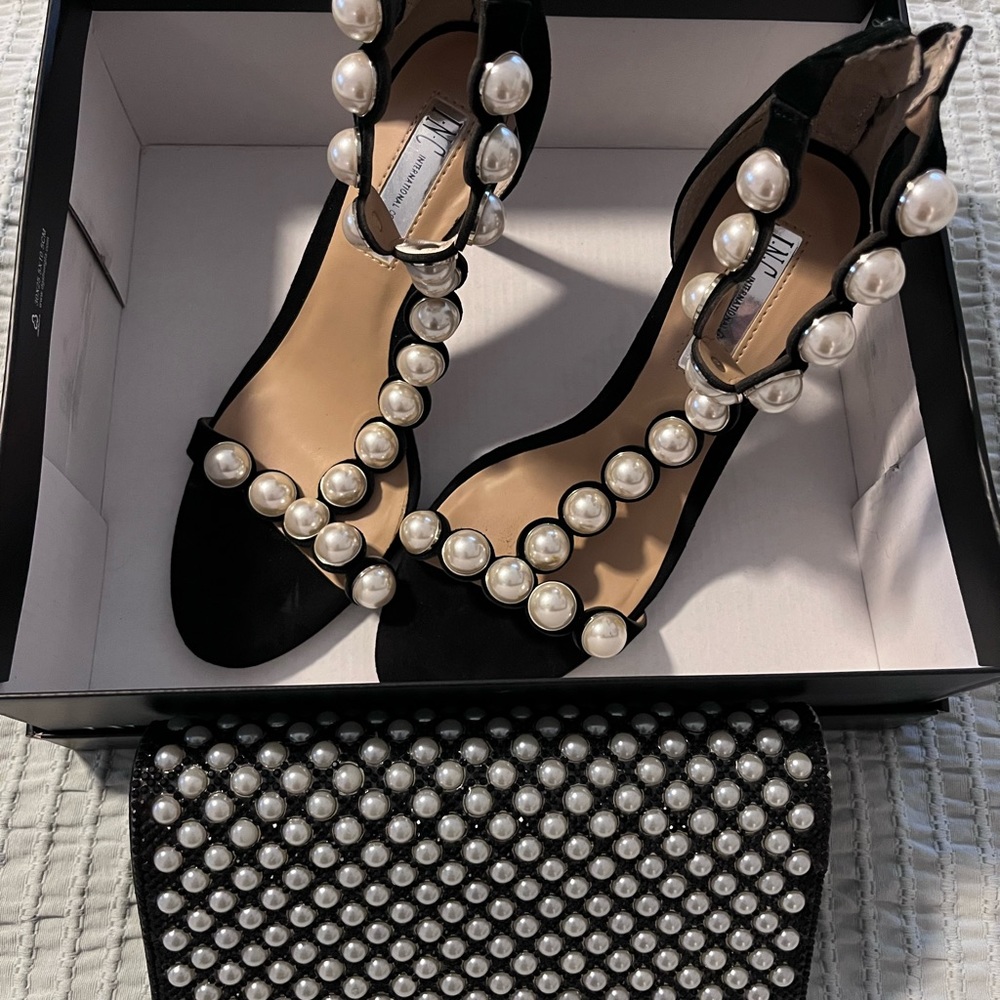 Heels With Matching Clutch. - image 3